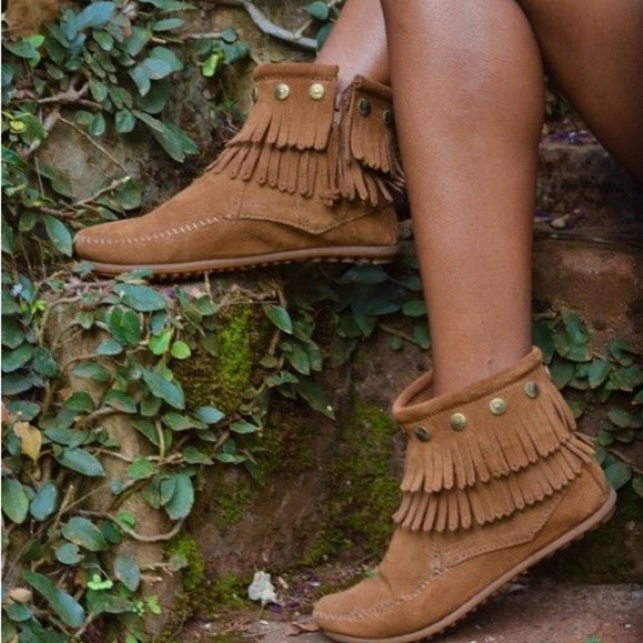 MINNETONKA Western Double Fringe Suede Taupe Brown Side Zip Ankle Bootie Boot - Picture 1 of 8
